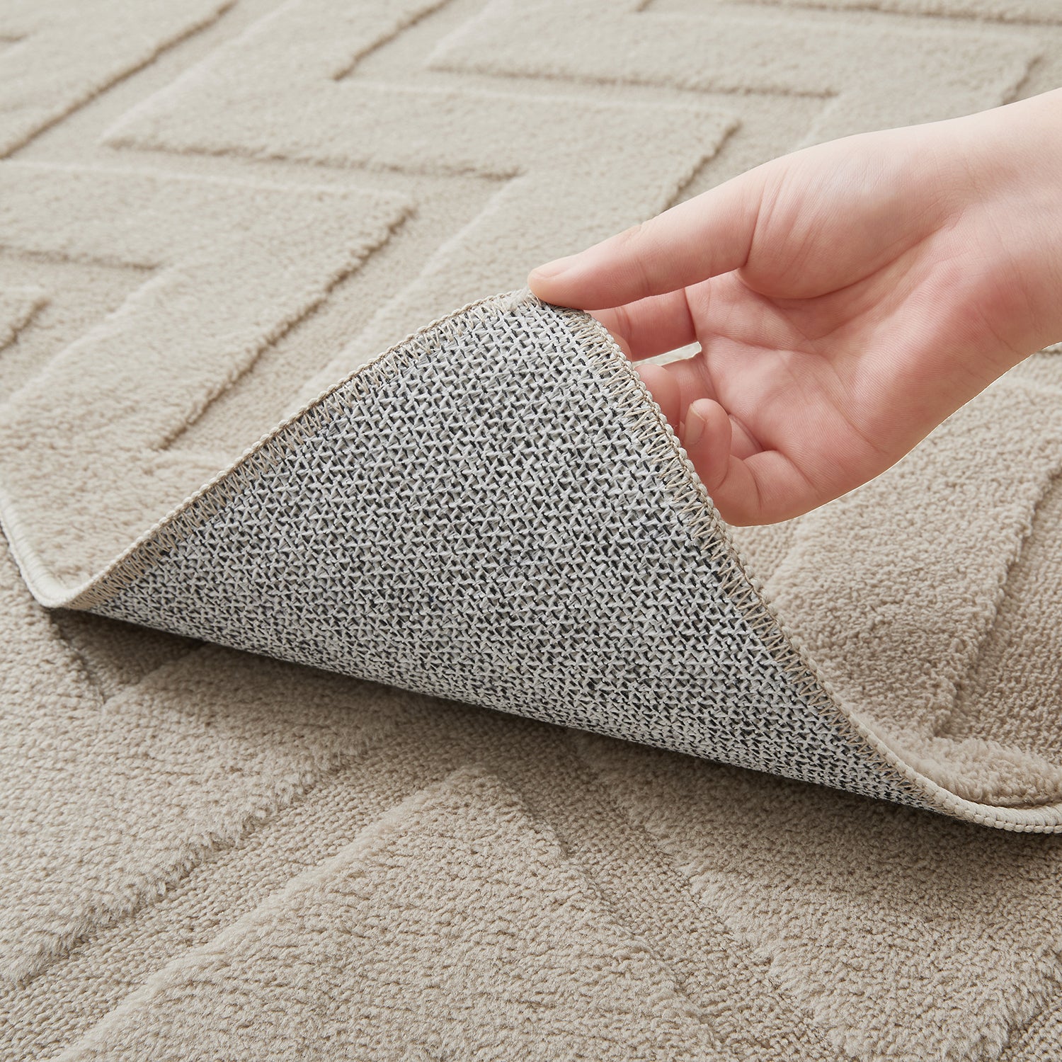 Chevron Zig Zag High-Low Pile Tufted Area Rug