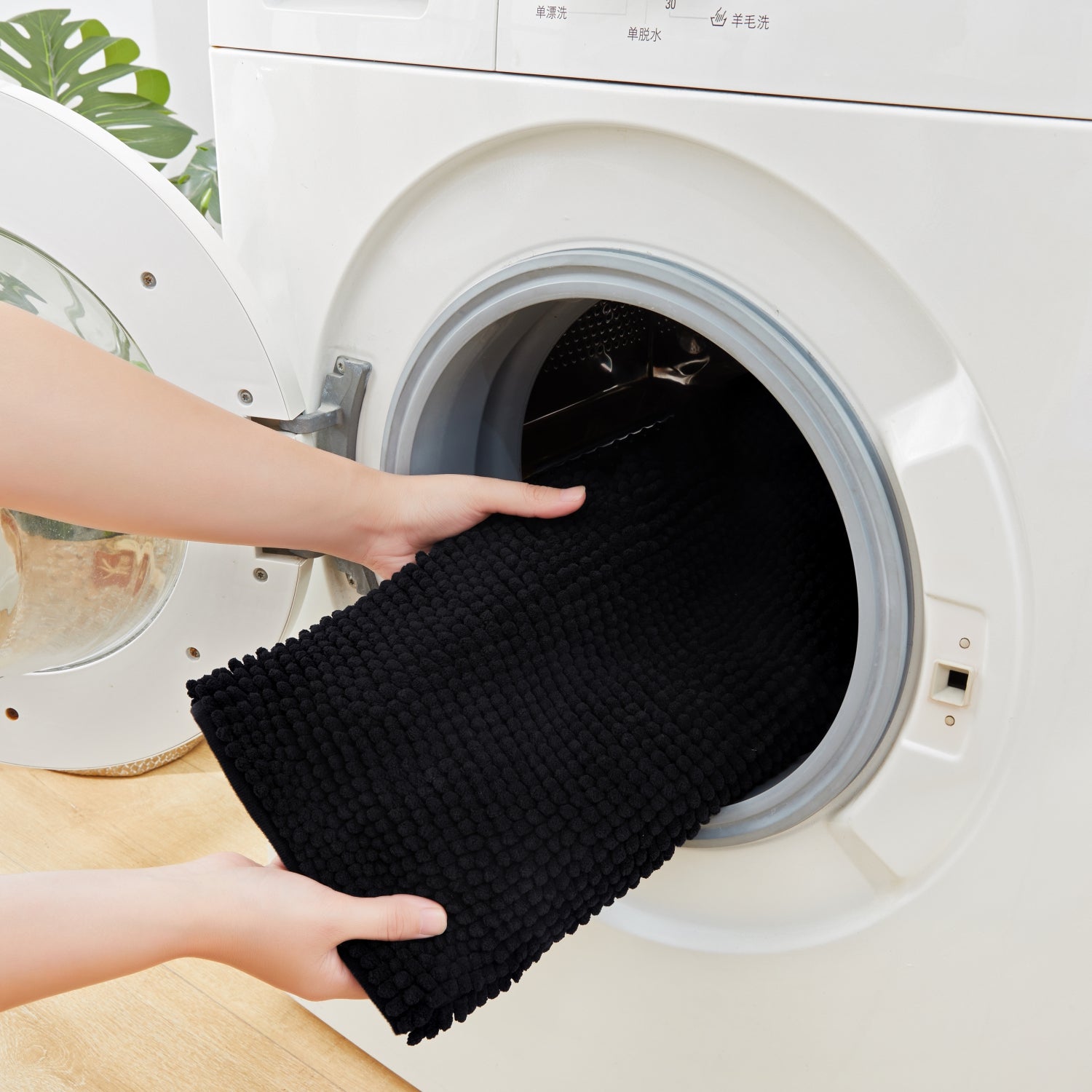 Soft Chenille Bath Mat Thick Absorbent Black