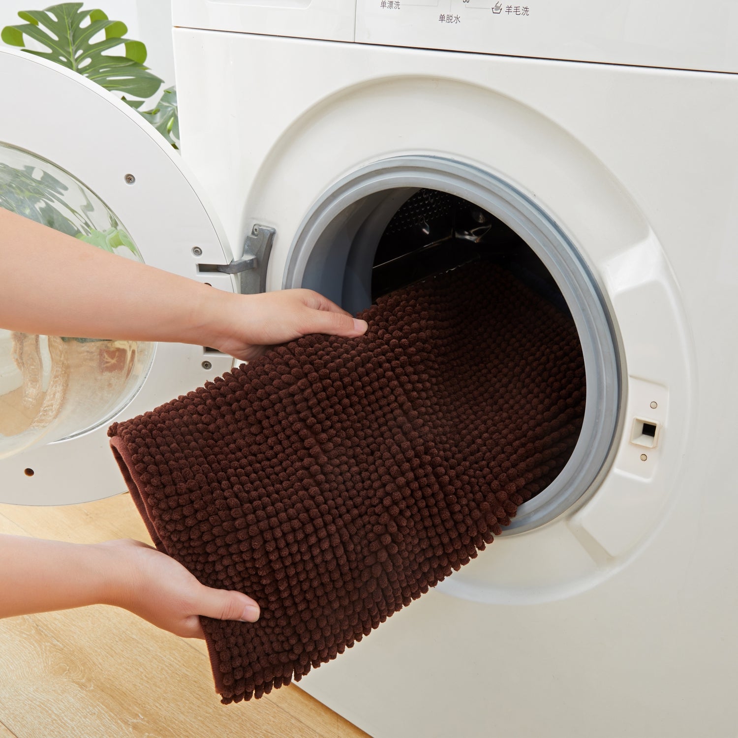 Soft Chenille Bath Mat Thick Absorbent Brown