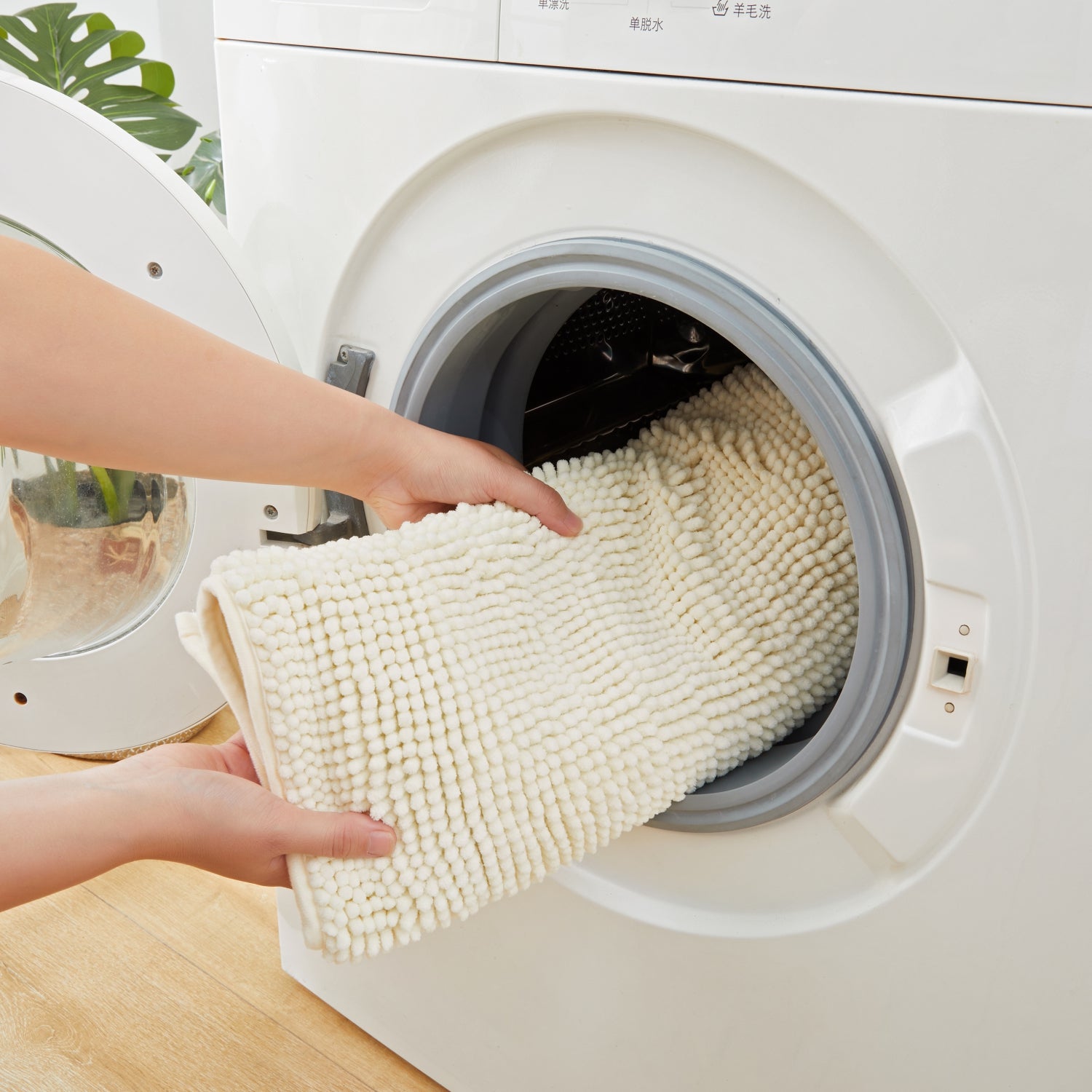 Soft Chenille Bath Mat Thick Absorbent Cream