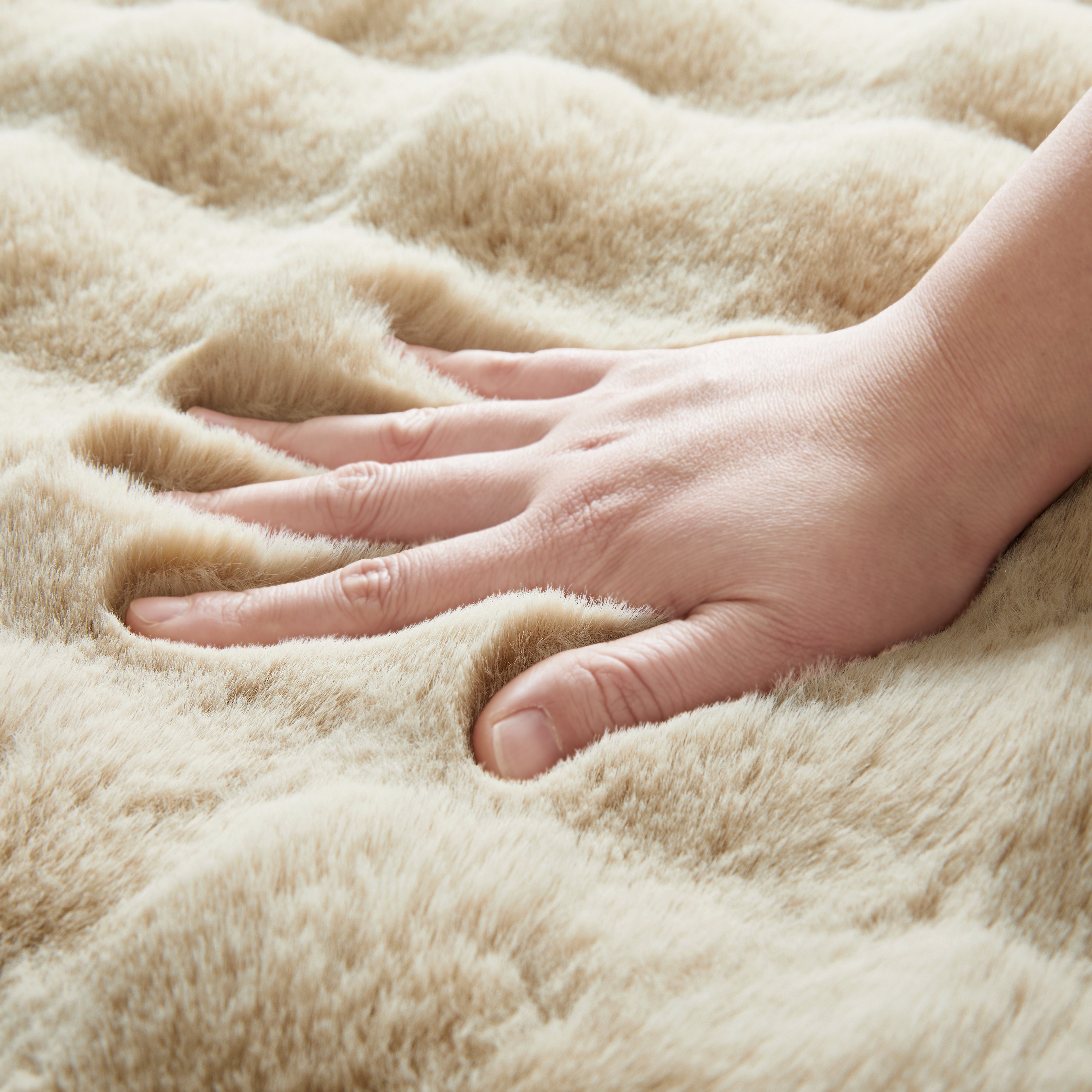 Soft Fluffy Bubble Texture Rug – Modern Faux Fur Area Carpet