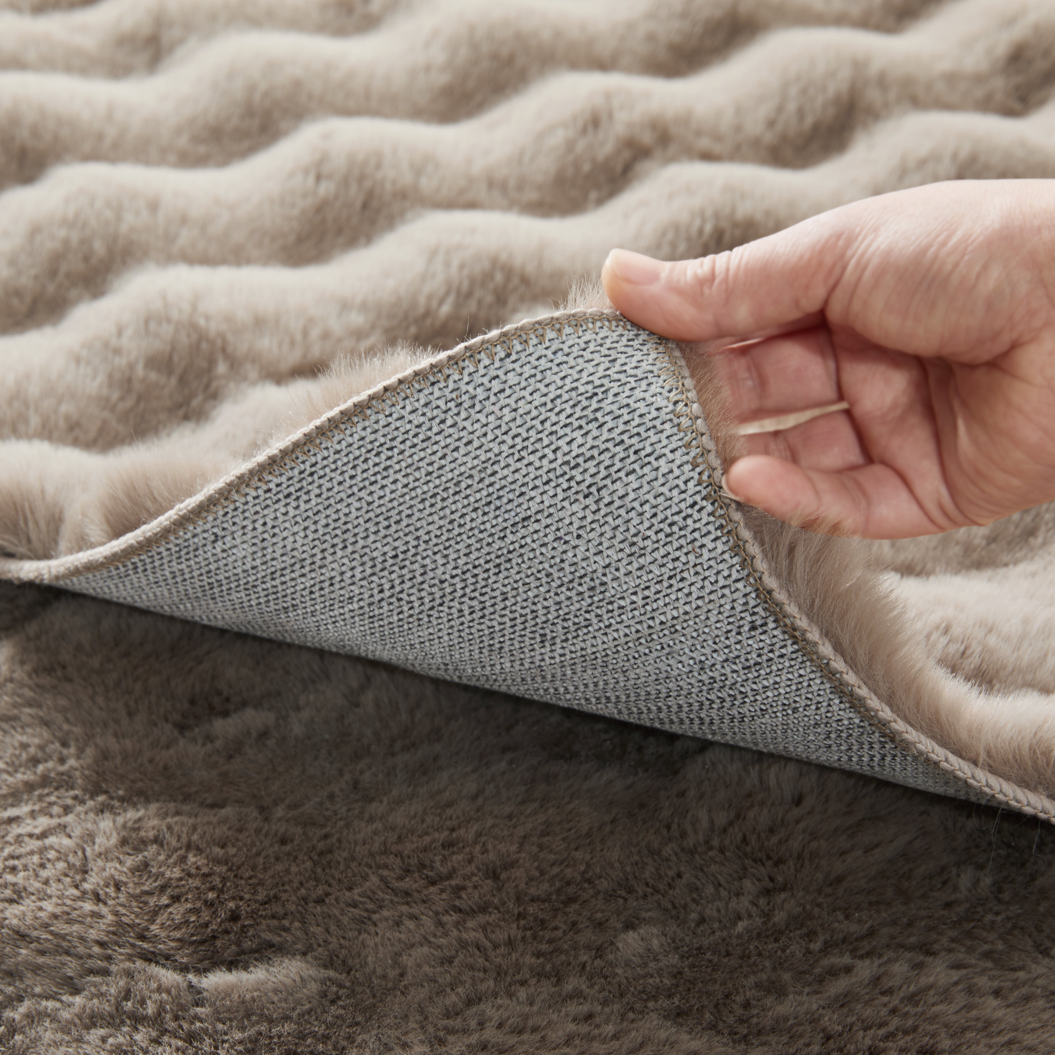 Soft Fluffy Bubble Texture Rug – Modern Faux Fur Area Carpet