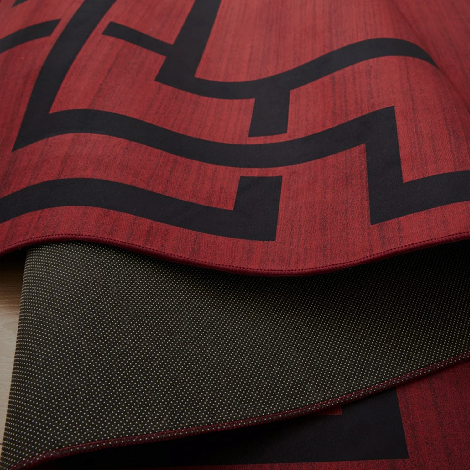 Maroon & Black Greek Key Border Rug - Large Modern Carpet for Hallway & Lounge