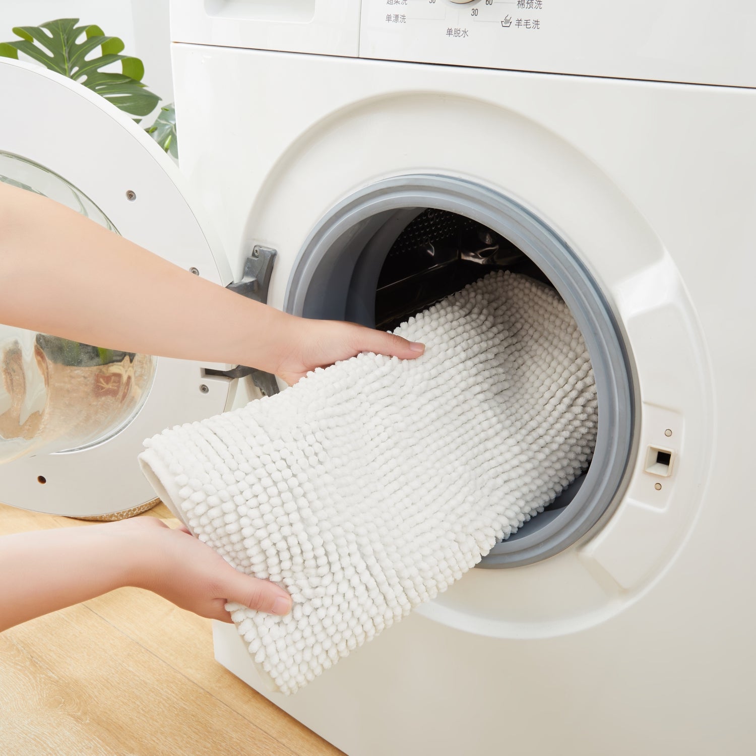 Soft Chenille Bath Mat Thick Absorbent White